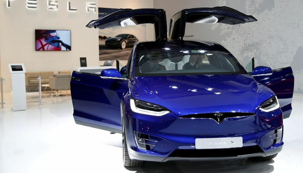 Tesla electric Cars:भारतीय सड़कों पर दौड़ने को तैयार, एलोन मस्क कर रहे हैं बड़ा निवेश, सरकार द्वारा अधिकारिक तौर पर हुई पुष्टि 4 image 9